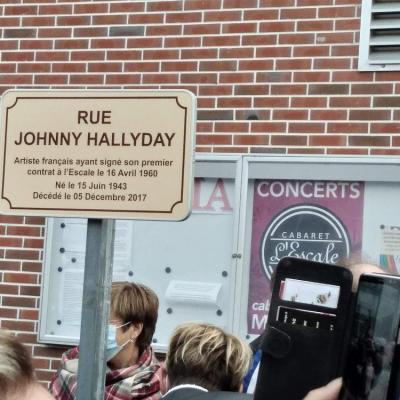 Inauguration rue johnny hallyday migennes photo willy et emily marceau